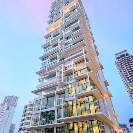 Sunrise Gurney Premium Executive City/Seafront Suite - Penang Джордж Таун Екстериор снимка