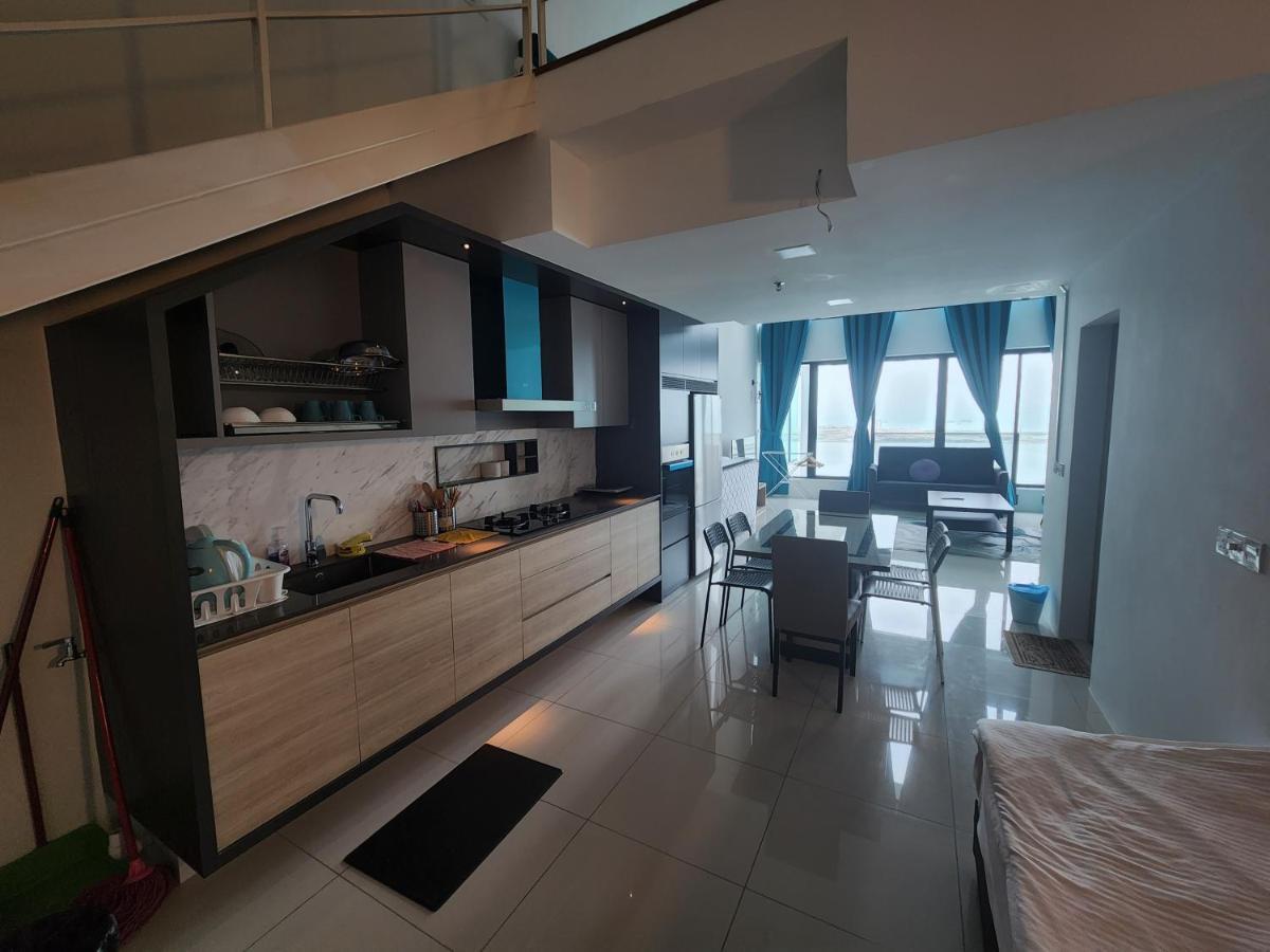 Sunrise Gurney Premium Executive City/Seafront Suite - Penang Джордж Таун Екстериор снимка