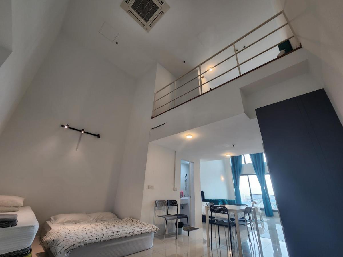 Sunrise Gurney Premium Executive City/Seafront Suite - Penang Джордж Таун Екстериор снимка